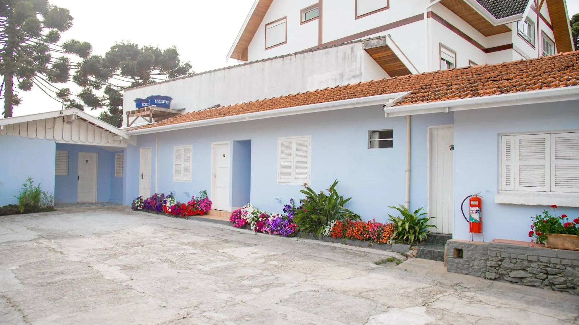 Pousada Fm Premium - Vila Capivari 호텔 Campos do Jordão 여관