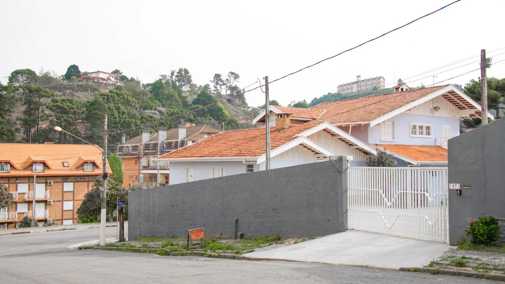 여관 Pousada Fm Premium - Vila Capivari 호텔 Campos do Jordão 브라질